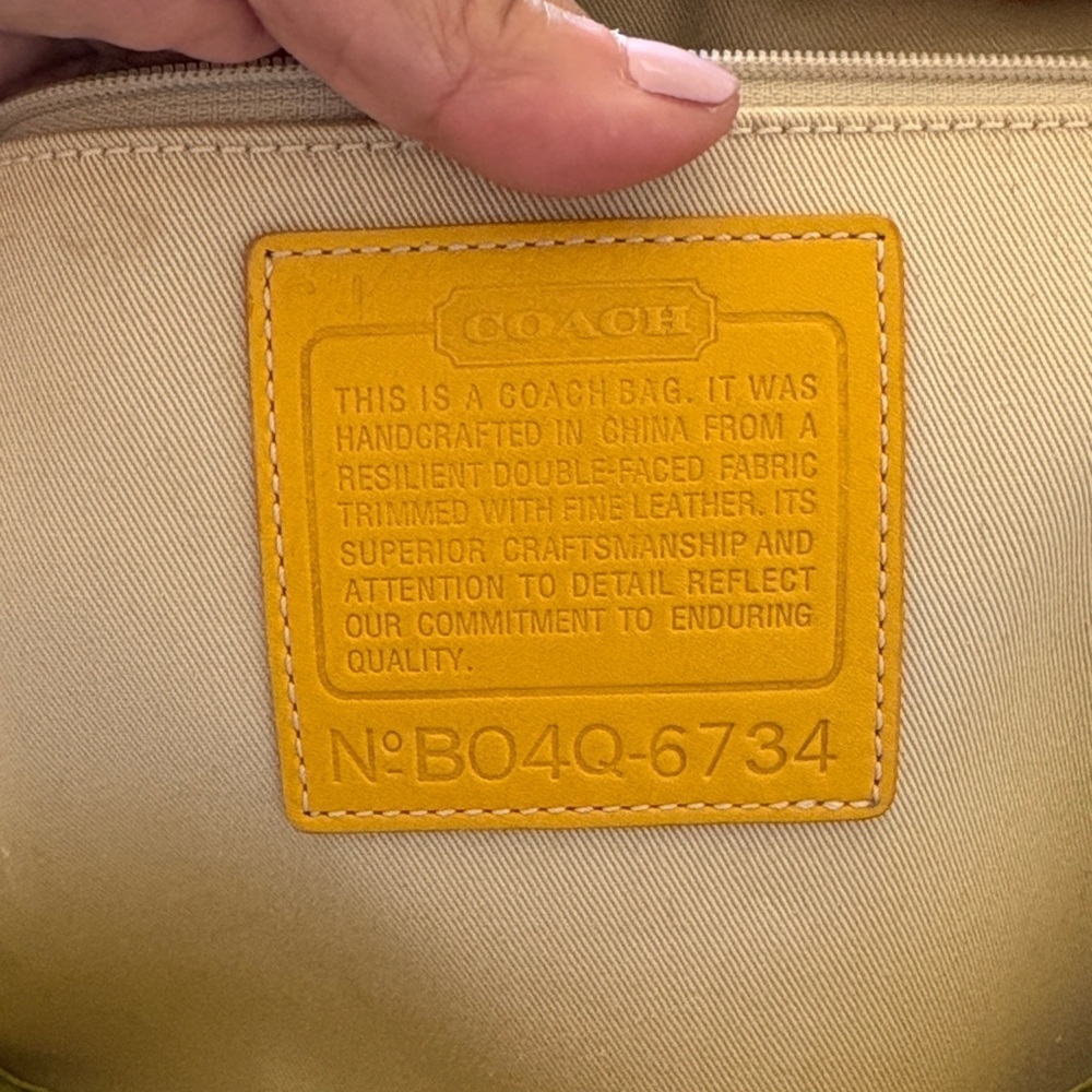 BNWOT Vintage Garden Tote by Coach Lime Green & Yellow Leather Needs Cleaning - Picture 6 of 15